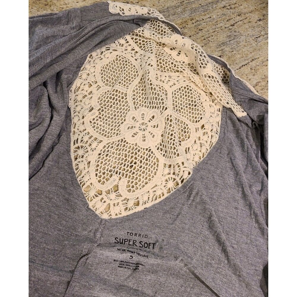 Lot of 3 Torrid Plus Size 5 5X Cheetah Sweatshirt, Cami, & Lace Back Cardigan - Picture 15 of 16